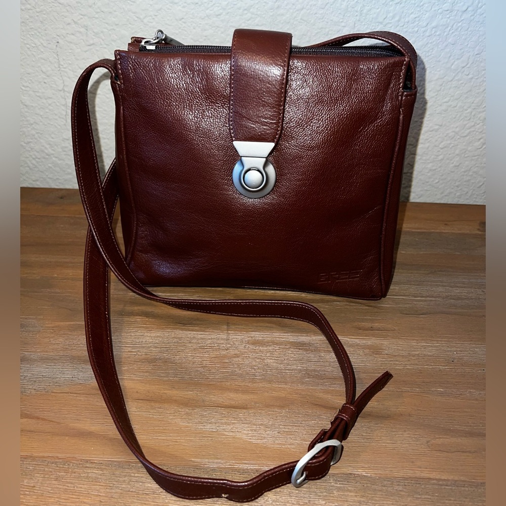 Original BREE leather crossbody shoulder bag EUC